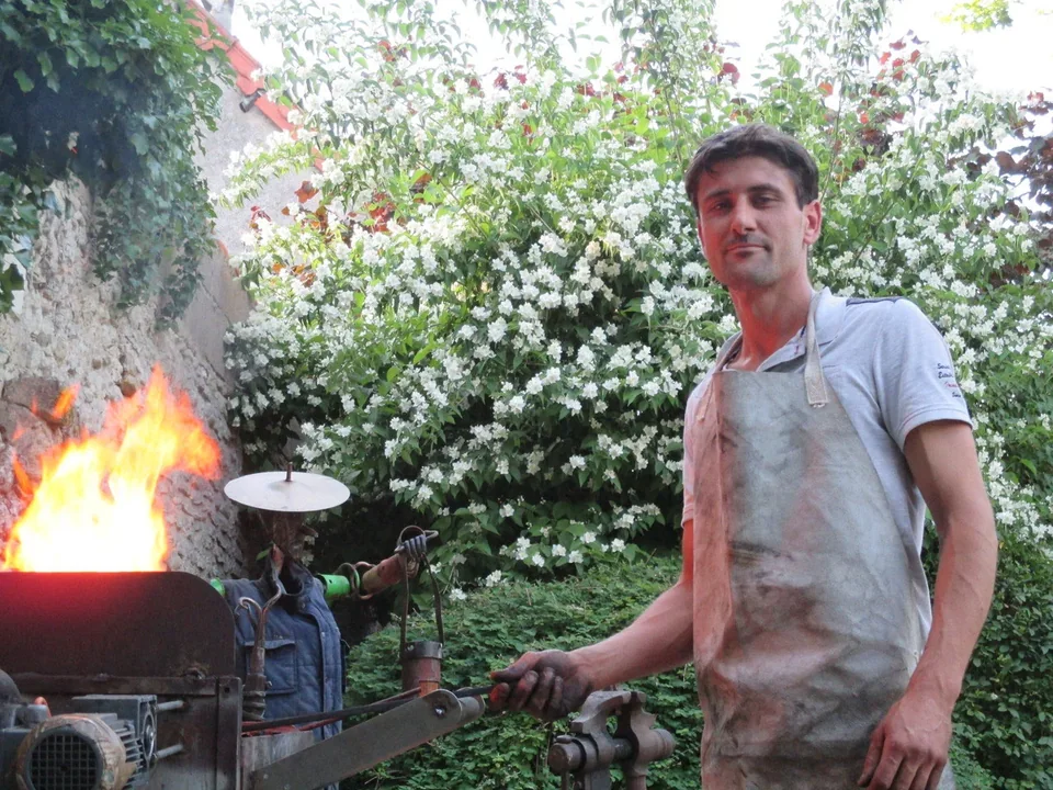 Tristan Caraty à la forge