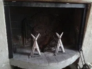 Chenets dans une cheminée